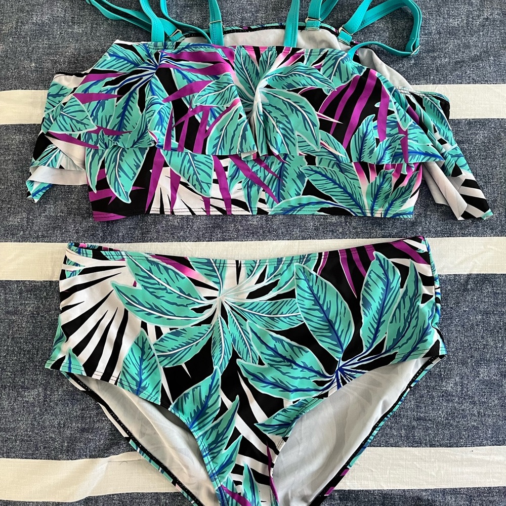 Ruffle top 2 piece swimsuit
